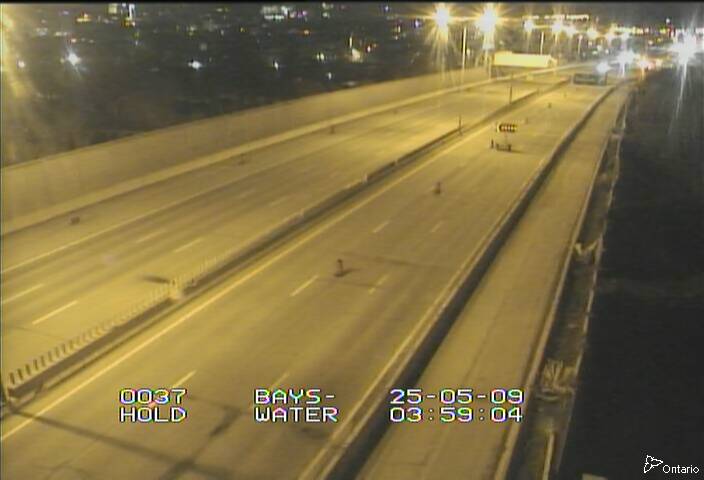 Traffic camera image at 2025-05-09 08:00:43