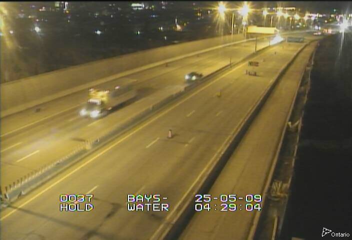 Traffic camera image at 2025-05-09 08:30:43