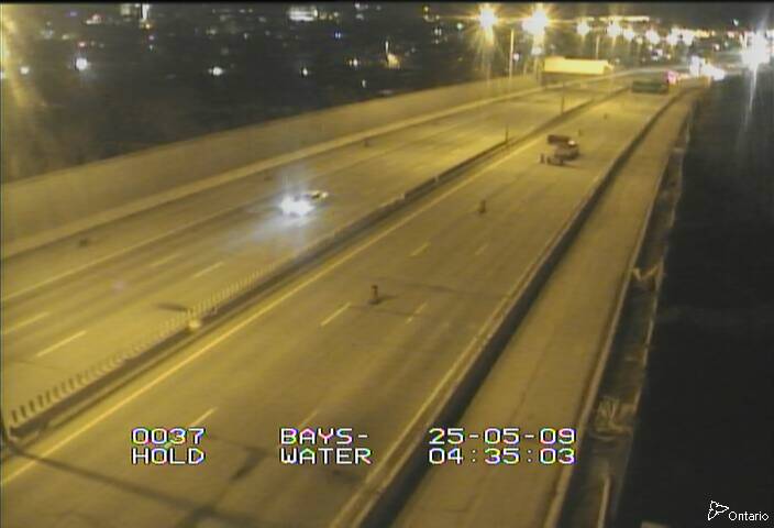 Traffic camera image at 2025-05-09 08:36:22