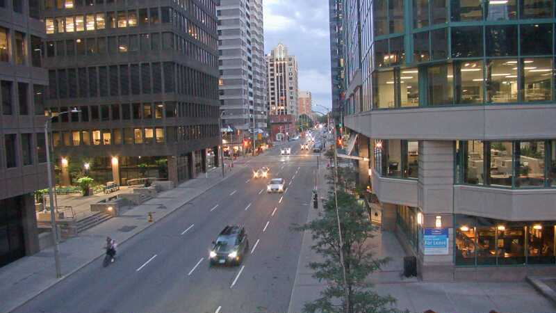 Traffic camera image at 2025-08-25 00:06:03