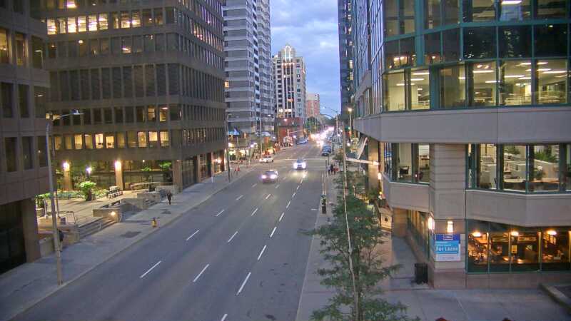 Traffic camera image at 2025-08-25 00:10:59