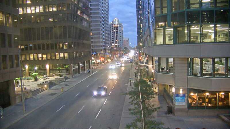 Traffic camera image at 2025-08-25 00:16:02