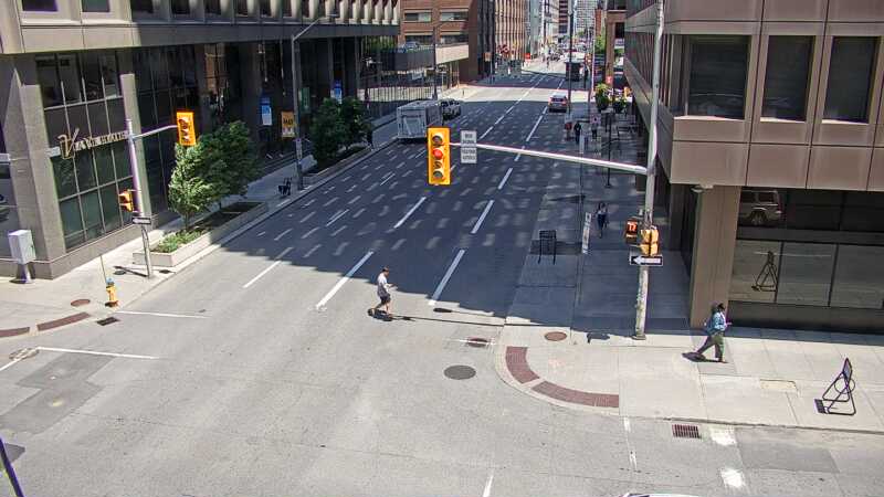 Traffic camera image at 2025-06-30 16:51:01