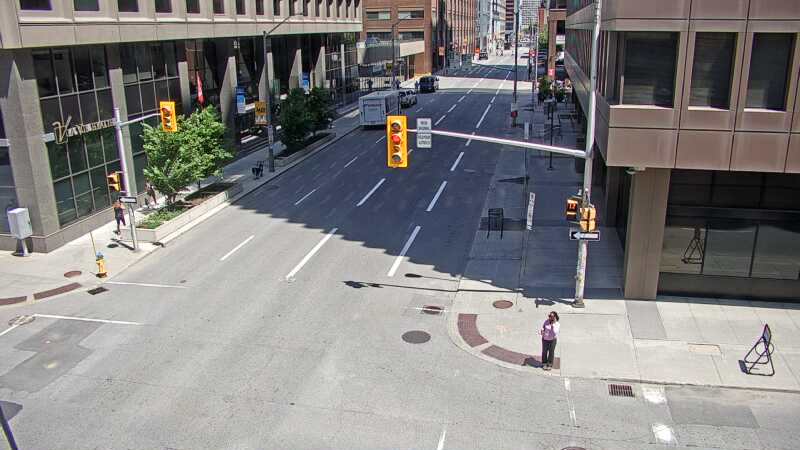 Traffic camera image at 2025-06-30 17:06:08