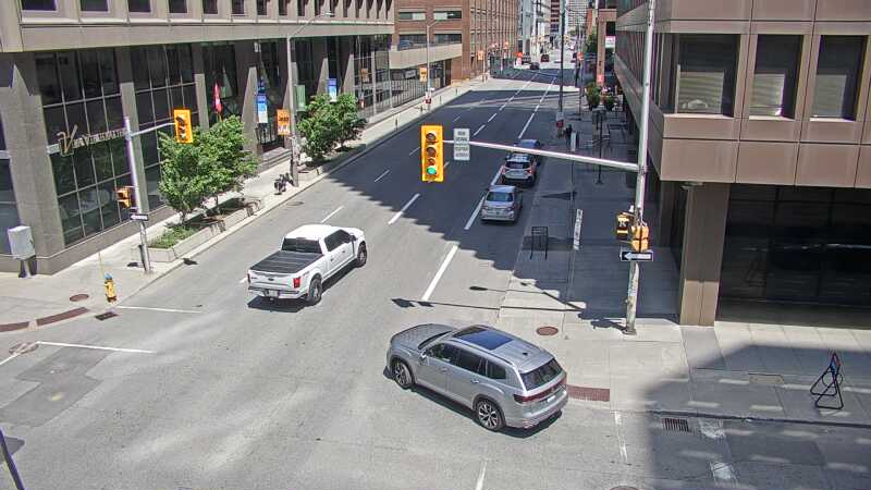 Traffic camera image at 2025-06-30 17:37:40