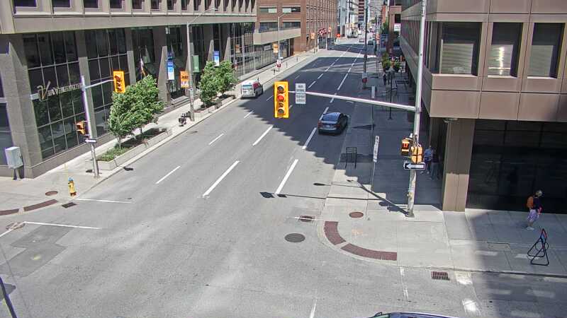 Traffic camera image at 2025-06-30 17:51:01