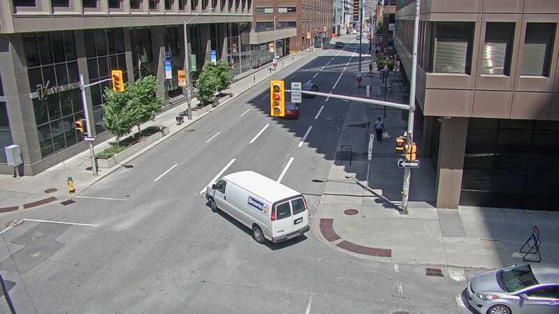 Traffic camera image at 2025-06-30 17:56:07