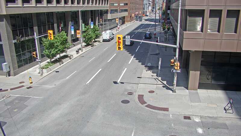 Traffic camera image at 2025-06-30 18:06:05