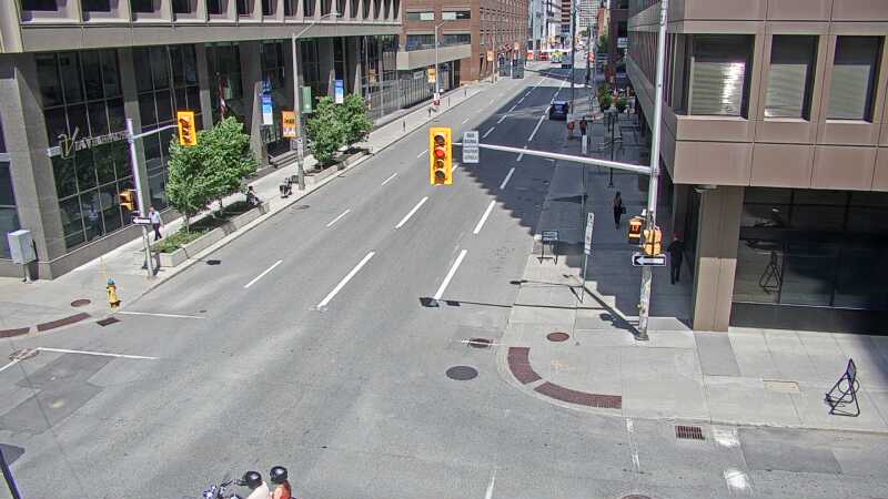 Traffic camera image at 2025-06-30 18:11:02