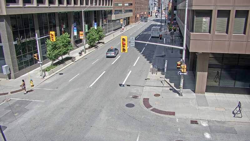 Traffic camera image at 2025-06-30 18:16:05