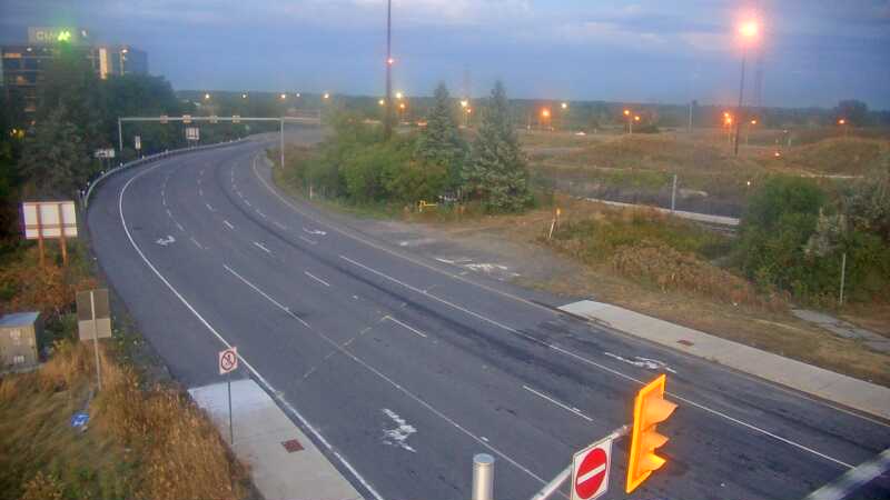 Traffic camera image at 2025-08-25 00:10:59