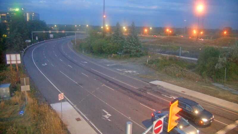 Traffic camera image at 2025-08-25 00:16:03