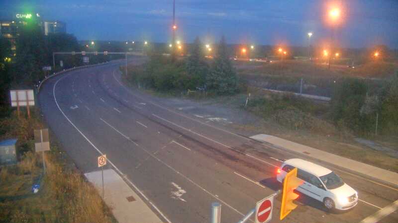 Traffic camera image at 2025-08-25 00:20:52