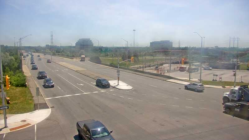 Traffic camera image at 2025-06-30 17:37:41