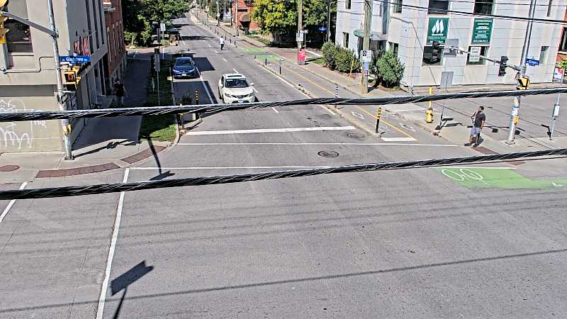 Traffic camera image at 2025-09-14 17:21:03