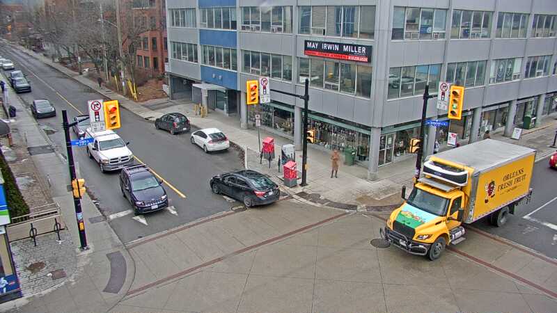 Traffic camera image at 2025-03-25 14:25:38