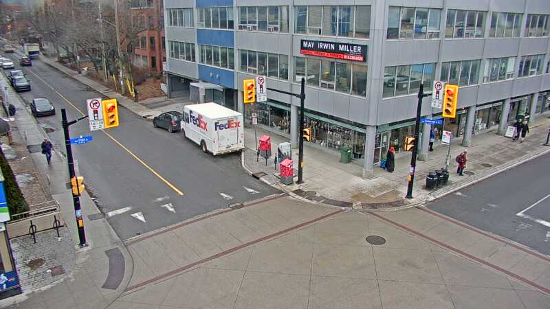 Traffic camera image at 2025-03-25 14:38:11