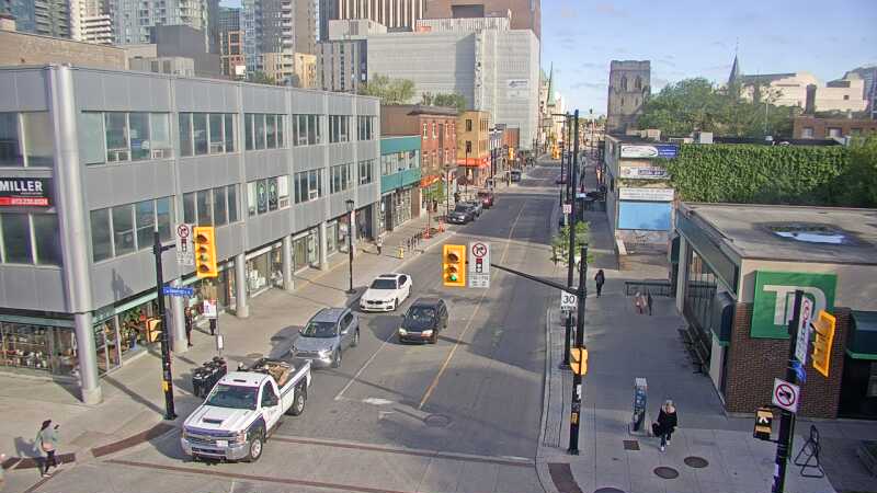 Traffic camera image at 2025-05-20 12:10:45