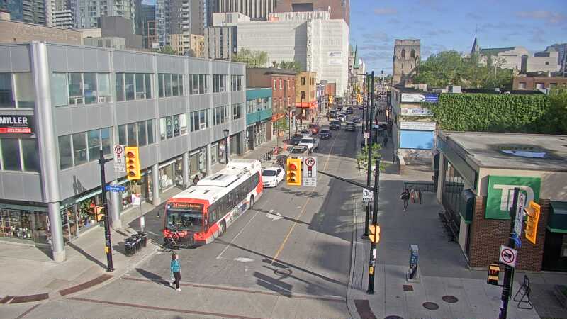 Traffic camera image at 2025-05-20 12:15:54