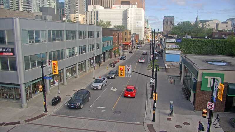 Traffic camera image at 2025-05-20 12:20:50