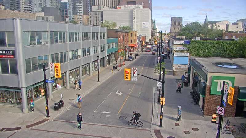 Traffic camera image at 2025-05-20 12:30:47