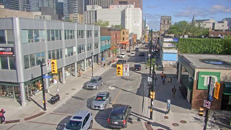 Traffic camera image at 2025-05-20 12:39:18