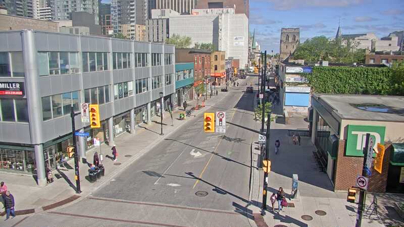 Traffic camera image at 2025-05-20 13:05:45
