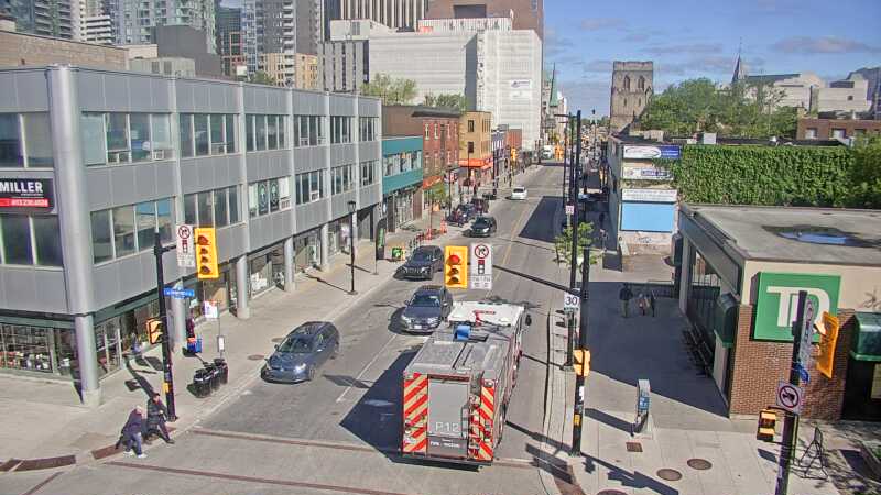 Traffic camera image at 2025-05-20 13:15:51