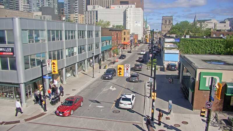 Traffic camera image at 2025-05-20 13:25:52