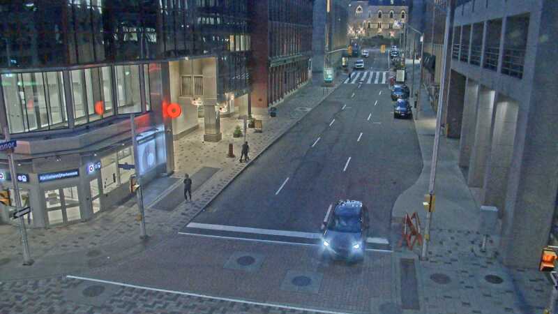 Traffic camera image at 2025-08-25 00:16:03