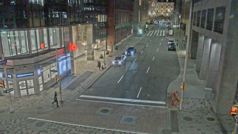 Traffic camera image at 2025-08-25 00:31:02