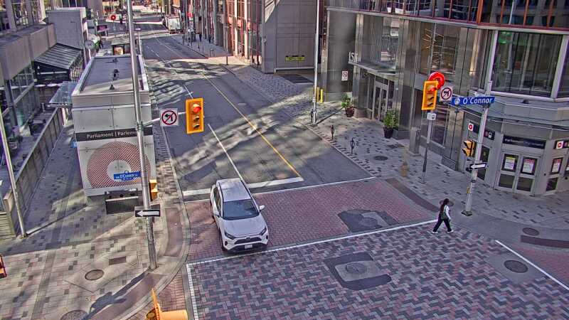 Traffic camera image at 2025-09-14 17:36:04