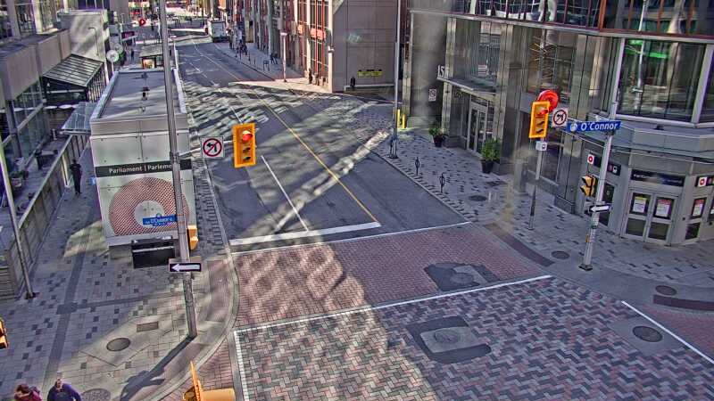 Traffic camera image at 2025-09-14 17:56:11
