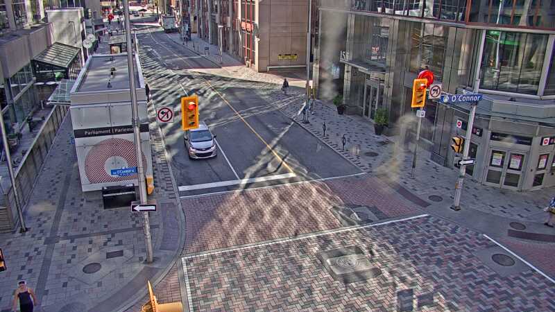Traffic camera image at 2025-09-14 18:11:06