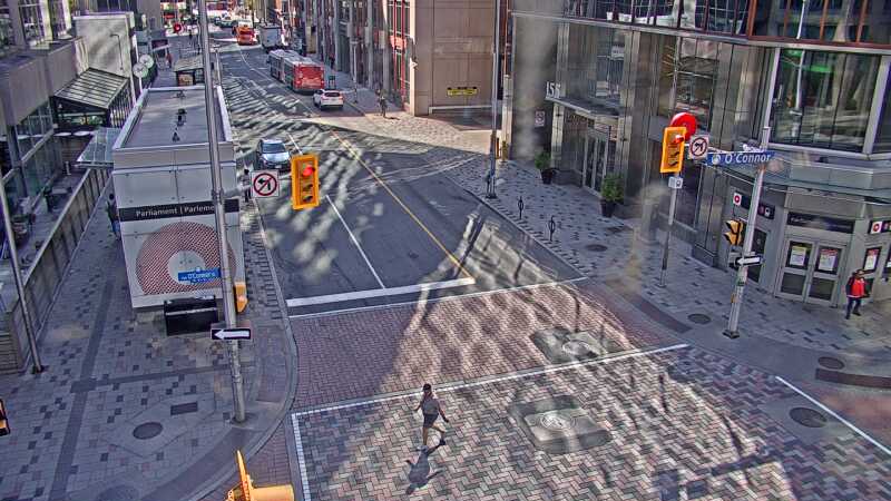 Traffic camera image at 2025-09-14 18:21:03