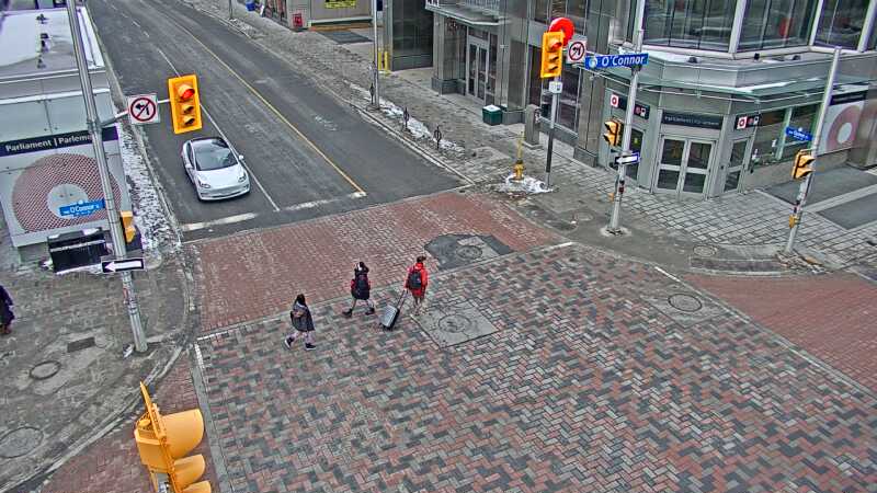 Traffic camera image at 2025-03-09 14:40:55