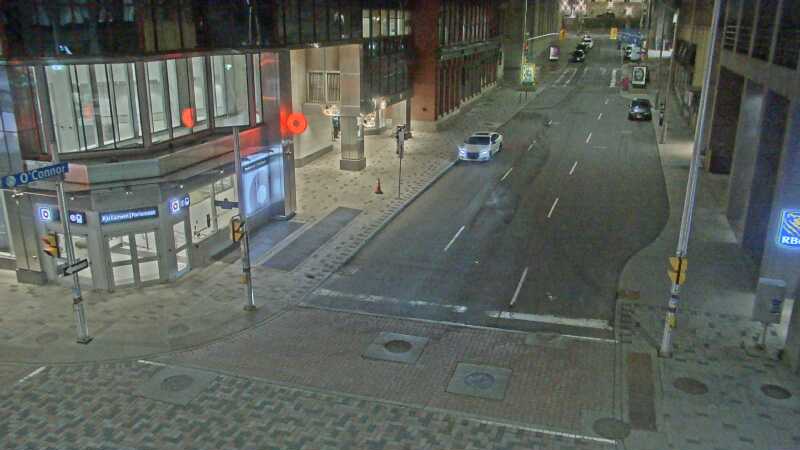 Traffic camera image at 2025-04-25 08:00:36