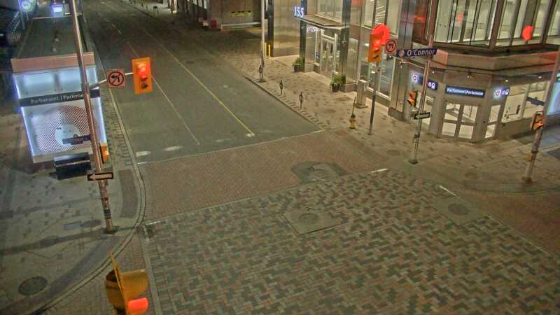 Traffic camera image at 2025-05-09 05:25:45