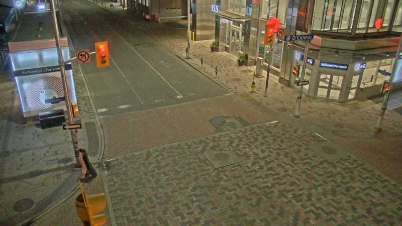 Traffic camera image at 2025-05-09 05:30:42