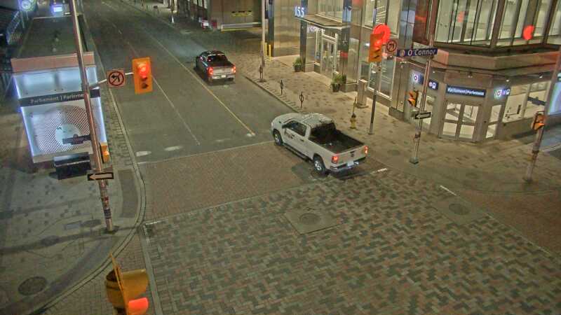 Traffic camera image at 2025-05-09 06:15:47