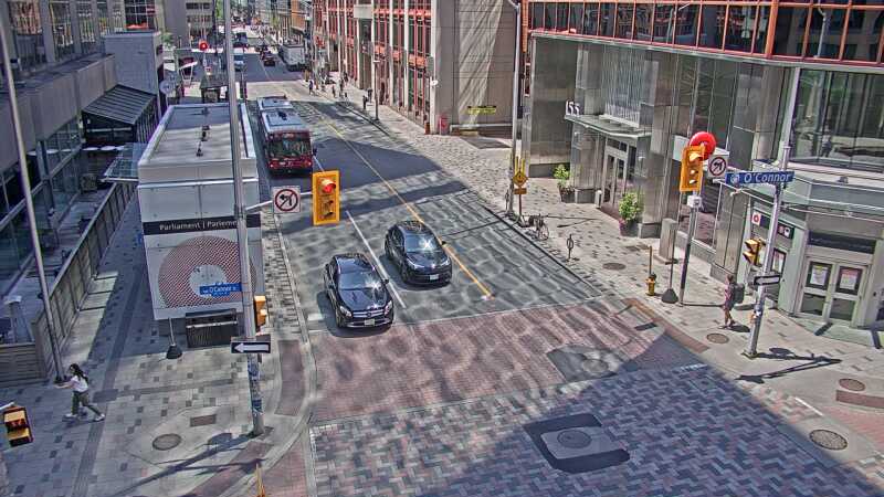 Traffic camera image at 2025-06-30 17:01:11