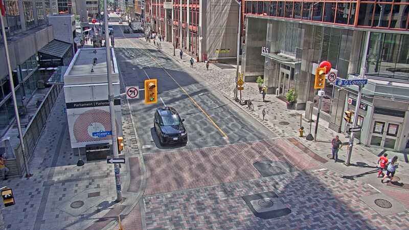 Traffic camera image at 2025-06-30 17:11:14