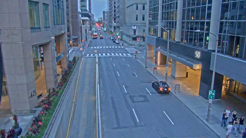 Traffic camera image at 2025-07-06 00:51:01