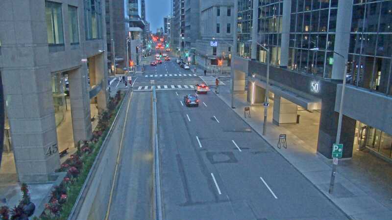 Traffic camera image at 2025-07-06 01:06:01