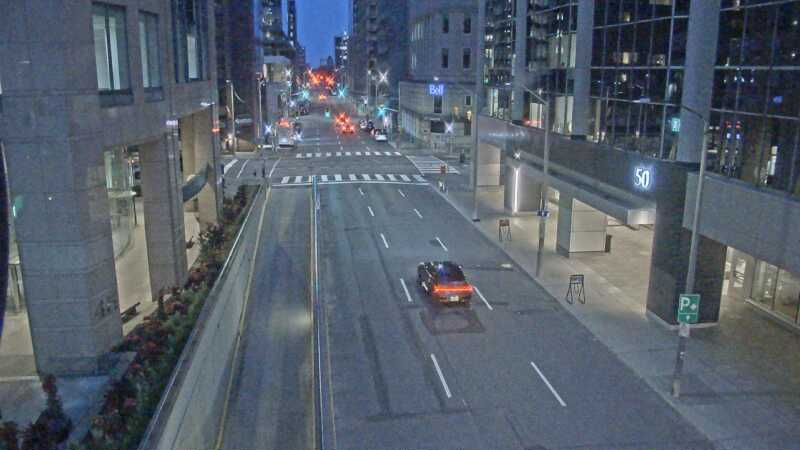 Traffic camera image at 2025-07-06 01:21:03