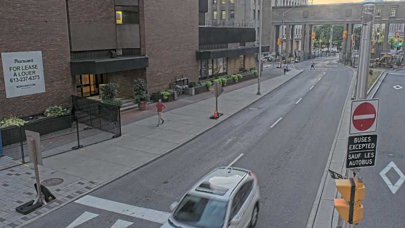 Traffic camera image at 2025-08-25 00:01:01