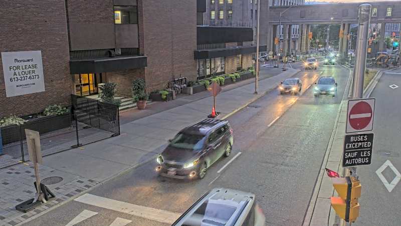 Traffic camera image at 2025-08-25 00:11:00
