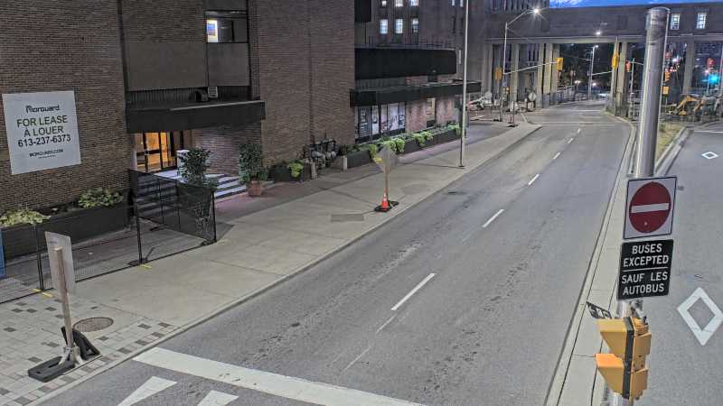 Traffic camera image at 2025-08-25 00:25:58