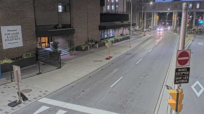 Traffic camera image at 2025-08-25 00:41:00