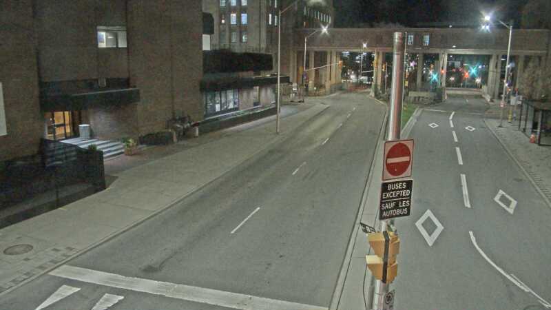 Traffic camera image at 2025-05-09 08:00:44